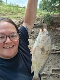 Found a new spot with angry drums and fat catfish. The sunburn is worth it. 