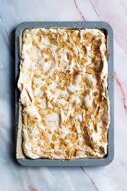 Den kuchen am besten am vortag zubereiten, so kann dieser über nacht durchziehen und schmeckt so noch besser. Kvaefjordkake Der Beste Kuchen Der Welt Feines Gemuse
