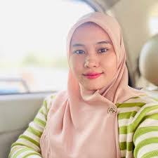 Christina Estrella's Instagram, Twitter & Facebook