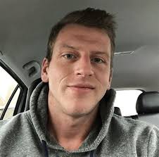 Eric Stelzer's Instagram, Twitter & Facebook