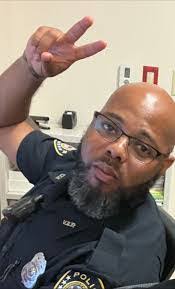 Keri Beyer's Instagram, Twitter & Facebook