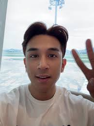 Dương Edward: Hành Trình Của Một Nghệ Sĩ Tài Năng