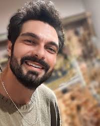 Halil Ibrahim Ceyhan flashes a beautiful smile 💫🌟😊