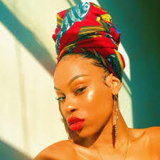 Alexis Baines's Instagram, Twitter & Facebook