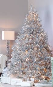 Amazing Silver Design Christmas Tree Best 25 Silver Christmas Tree Ide White Christmas Tree Decorations Gold Christmas Tree Decorations White Christmas Trees