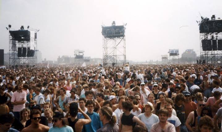 Roger Waters - Live at the Berlin Wall 1990 - Michael Jurick Photographers