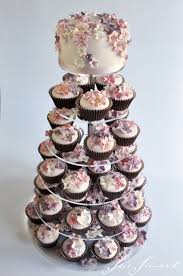 Hochzeitstorte Sisi Siewert Zuckerbunt Flowerpower Cupcaketorte 1 Hochzeitstorte Cupcakes Hochzeitstorte Torte Hochzeit