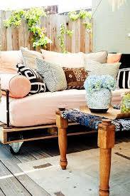 Quand vous destructurez la palette, vous obtenez. Canape Confortable Et Sympa En Palette En Bois Meuble Palette Idee Deco Mobilier De Salon