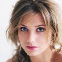 Leanne Dooley's Instagram, Twitter & Facebook