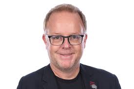 Entrepreneurship and adaptability: The journey of Pierre Lévesque, founder  of VitrXpert