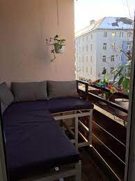 Unser kleinstes ecksofa, perfekt wenn es um ein kleines handliches ecksofa mit schlaffunktion und bettkasten geht. Cooles Ecksofa Fur Den Balkon Auf Diese Weise Haben Mehr Leute Platz Und Sitzen Gemutlich Zusammen Balkon Ideen Draussen Sof Ecksofa Raum Im Freien Balkon