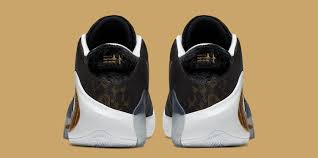 Kids foot locker boasts an unbeatable selection of shoes, apparel, and accessories for kids, infants, and toddlers! Giannis Nike Zoom Freak 1 Coming To America Drops Next Month Official Photos