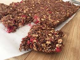Ces Barres Sont Dignes D Un Dessert Mais Sont Aussi Nutritives Qu Un Petit Repas Les Bienfaits Du Sirop D Erable E Food Desert Dessert Desserts With Biscuits