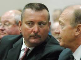 Ronald Hewett's Instagram, Twitter & Facebook