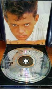 It contains some of luis miguel most beautiful balads. Cd Luis Miguel Aries 1993 Germany 9 10 En Lima Clasf Imagen Y Sonido