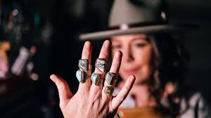 Lauren Renda's Instagram, Twitter & Facebook