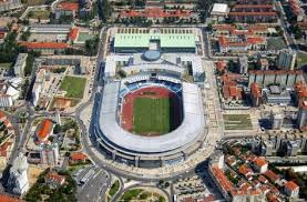 Association football, football, soccer), é um desporto de equipe jogado entre dois times de 11 jogadores cada um e um árbitro que se ocupa da correta aplicação das normas. Portugal Estadio Cidade De Coimbra Associacao Academica De Coimbra Estadio Cidade Estadios