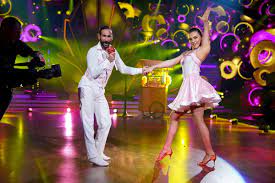 Wenn es am fersenschritt scheitert, dann hat joachim llambi bei 'let's dance' sein urteil gesprochen. Let S Dance Am 6 3 2020 Fakten Wer Ist Ausgeschieden Tanze Punkte Songs