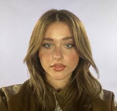 Jacqueline Nevarez's Instagram, Twitter & Facebook