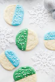 These holiday sugar cookies are totally addictive. Easy Holiday Cookies Mama Loves Food