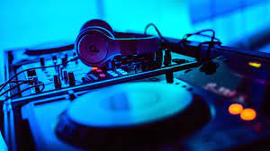 Free hd wallpaper, images & pictures of 2048x1152 music, download photos for your desktop. Download Wallpaper 2048x1152 Dj Headphones Installation Electronics Equipment Music Sound Ultrawide Monitor Hd Background