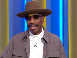 Larry David announces 10-stop fall tour: 'It'll be a total waste of your  time'