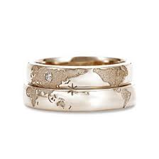 14k Gold Wedding Bands Set With World Map Travelers Wedding Bands Unique Wedding Bands In 2021 Gold Wedding Band Sets Wedding Rings Unique Couple Wedding Rings