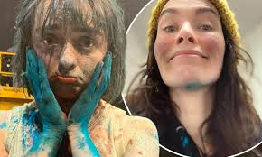 Star sessions nita and mila; Lena Headey Praises Maisie Williams As She Shares Thowbacks From Their Messy Collaboration Daily Mail Online