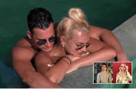 Ex On The Beach Stuttgarter Max Schnabel Trifft Wieder Auf Ex Flirt Michelle Panorama Stuttgarter Zeitung
