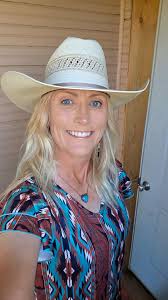 👋Howdy👋 from Arizona, home of the best westerns ever made! 🤠 43/central  AZ/I love BBQ, John Wayne, good dogs, stout horses and old trucks!