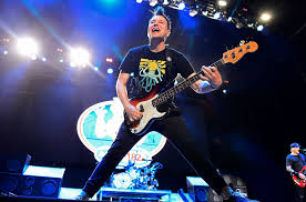 In a statement on twitter, he said he had been undergoing chemotherapy for. Tom Delonge Supports Mark Hoppus In Cancer Battle Billboard