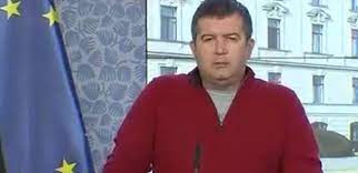 Tečkovaná mikina na zip s kapucí. Lide Mi Posilaji Cervene Svetry Bavi Se Hamacek Uz Vi Ktera Omezeni By Mohla Brzy Zmizet Parlamentnilisty Cz Politika Ze Vsech Stran