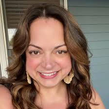 Lisa Cribb's Instagram, Twitter & Facebook