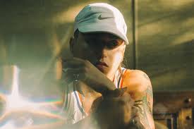 Pablo ignacio acevedo leiva y otros dos sujetos fueron detenidos y se incautó un arma que había al interior. Pablo Chill E Y Su Colaboracion Con Bad Bunny Trabaja De Una Forma Totalmente Diferente La Tercera