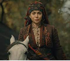 Birçok dizi ve filmde rol alan öykü çelik, en son savaşçı dizisinde 'astsubay üstçavuş yeter alayunt' karakterini canlandırmıştı. Iste Dirilis Ertugrul Un Sirma Hatun U Oyku Celik In Eski Nisanlisi Gorunce Cok Sasiracaksiniz