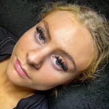 Emma Mains's Instagram, Twitter & Facebook