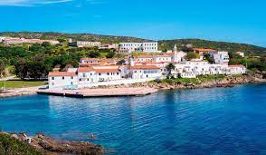 Asinara remained isolated for more than a century, and even more so when the maximum security prison was built in 1975 for red brigade members, kidnappers and mafia bosses such as raffaele cutolo and totò riina. Asinara Italien De