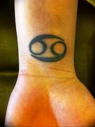 Cancer and breast cancer awareness tattoos are meant to commemorate the ones that stayed strong and went cancer. Photo Tattoo Zodiac Sign Cancer 19 06 2019 032 Tattoo Zodiac Sign Tattoovalue Net Tattoovalue Net