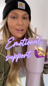 Who else has an emotional support water cup or bottle?! ✅🙋🏼‍♀️, Also…  @shopsimplemodern Stan for life!👏🏼🙌🏼, •, •, •,  #emotionalsupportwaterbottle #simplemodern40oz #simplemoderntumbler