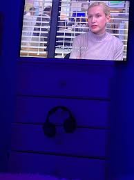 Underrated cringe.... Michaels hair in the first couple episodes.