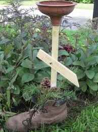 Bird With Red Neck Red Neck Bird Feeder Birdhouse Craft Bird Feeders Diy Bird Feeder