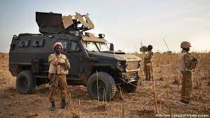 Repeated military coups during the 1970s and 1980s were followed by multiparty elections in the early 1990s. Blutiger Angriff Auf Zivilisten In Burkina Faso Aktuell Afrika Dw 05 06 2021