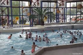 Berlin 1991 Schon Lange Ist Es Eine Leer Stehende Ruine Doch 1991 Ist Das Sez An Der Kreuzung Leninallee Dimitroffstrasse Berlin Berlin Geschichte Erholung