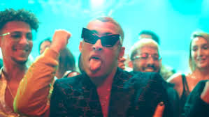 Bad bunny es noticia, y no solo hablamos por su aparición en el programa de jimmy fallon en falda y con un mensaje de reivindicación. Con Canciones Junto A Daddy Yankee Y Pablo Chill E Escucha Yhlqmdlg El Nuevo Disco De Bad Bunny