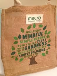 My first woolworths delivery arrived bright and early this morning — puzzlingly, compete with a dozen new plastic bags and a kitchen bench covered with all the plastic that my fruit and veg came in. Bagged Mumbrella