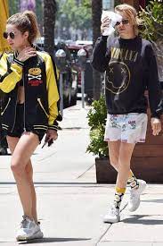 Cara delevingne and ashley benson have reportedly married in a secret wedding ceremony in las vegas after more than a year of dating. Cara Delevingne And Ashley Benson Reportedly Aren T Married Glamour Uk