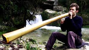 A didgeridoo thats around 1.2 to 1.3 meters long with a mouthpiece (diameter of the wax opening on top of didgeridoo) not less than 28mm and not bigger than 40mm a fairly clear throat 30mm for at least 500mm to 600mm after that the shape may. Didgeridoo Players You Should Know Top Ten Didge Project
