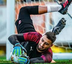 Reports on sunday emerged claiming that donnarumma has. Gianluigi Donnarumma Bio Net Worth Salary Transfer News Contract Nationality Age Girlfriend Family Height Facts Wiki Parents Position Wikiodin Com