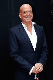 362 salaires pour 254 emplois postés anonymement par les employés de louis vuitton. Le Presentateur Meteo Louis Bodin Agace Par Les Rumeurs Sur Son Salaire