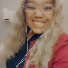 I was watching s3 last night and I noticed who Eloise reminded me of: lily  from princess diaries